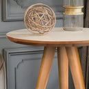 Kit Mesa Apoio e Lateral de Sofá, Este kit inclui duas mesas laterais e um apoio Classic, confeccionados em MDF de alta qualidade com design elegante de pés palito. Com alturas de 47 cm e 62 cm, oferecem versatilidade para diferentes ambientes, combinando funcionalidade e estilo. Ideais para complementar sua decoração, proporcionam superfícies práticas para objetos, livros ou bebidas, valorizando o espaço com um toque contemporâneo e sofisticado.

Medidas do Produto Montad