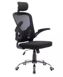 Cadeira de Escritório Ergonômica, oferece suporte lombar ajustável e regulagem de altura para garantir conforto personalizado durante longas horas de uso. Seu assento giratório e estofado em Mesh proporcionam ventilação e mobilidade, ideal para gamers e profissionais que buscam desempenho aliado à saúde postural. O design preto moderno combina funcionalidade e estilo, tornando-a uma escolha eficiente para ambientes de trabalho e jogos.