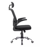 Cadeira de Escritório Ergonômica, oferece suporte lombar ajustável e regulagem de altura para garantir conforto personalizado durante longas horas de uso. Seu assento giratório e estofado em Mesh proporcionam ventilação e mobilidade, ideal para gamers e profissionais que buscam desempenho aliado à saúde postural. O design preto moderno combina funcionalidade e estilo, tornando-a uma escolha eficiente para ambientes de trabalho e jogos.