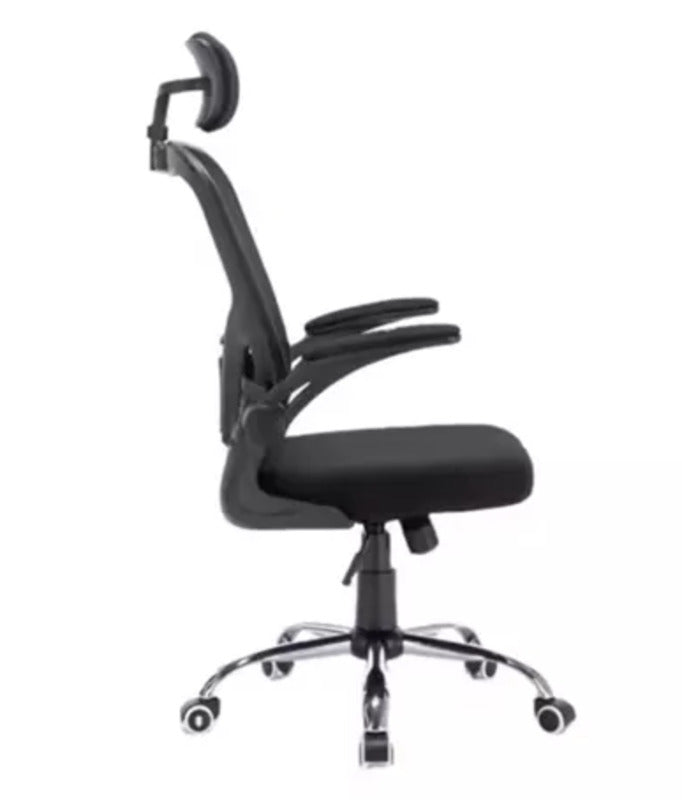 Cadeira de Escritório Ergonômica, oferece suporte lombar ajustável e regulagem de altura para garantir conforto personalizado durante longas horas de uso. Seu assento giratório e estofado em Mesh proporcionam ventilação e mobilidade, ideal para gamers e profissionais que buscam desempenho aliado à saúde postural. O design preto moderno combina funcionalidade e estilo, tornando-a uma escolha eficiente para ambientes de trabalho e jogos.