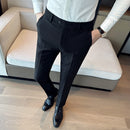 Calça social masculina slim fit preta com tecido tecnológico, modelagem ajustada e acabamento impecável, ideal para ocasiões formais