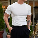 Eleve seu guarda-roupa com a Camisa Masculina Canelada, a escolha perfeita para homens que buscam conforto, estilo casual e qualidade premium em uma única peça. Com tecido respirável e textura canelada moderna, esta camisa oferece um visual elegante e versátil que combina com diversas ocasiões — desde um passeio no fim de semana até um encontro casual com amigos.