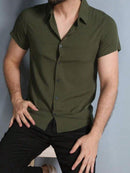 Camisa Masculina Lisa Manga Curta Botão em Viscose