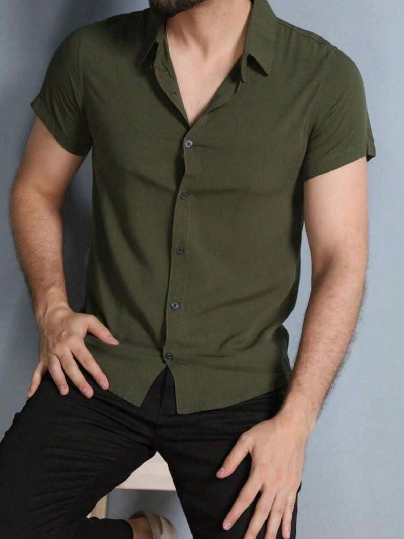 Camisa Masculina Lisa Manga Curta Botão em Viscose