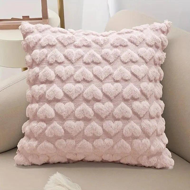 Capa de Almofada Plush oferece uma textura macia e aconchegante, ideal para elevar o conforto e a sofisticação da sua decoração. Fabricada com material de alta qualidade, proporciona durabilidade e fácil manutenção, garantindo que sua almofada mantenha a aparência impecável por mais tempo. Perfeita para ambientes que buscam um toque de elegância e conforto.