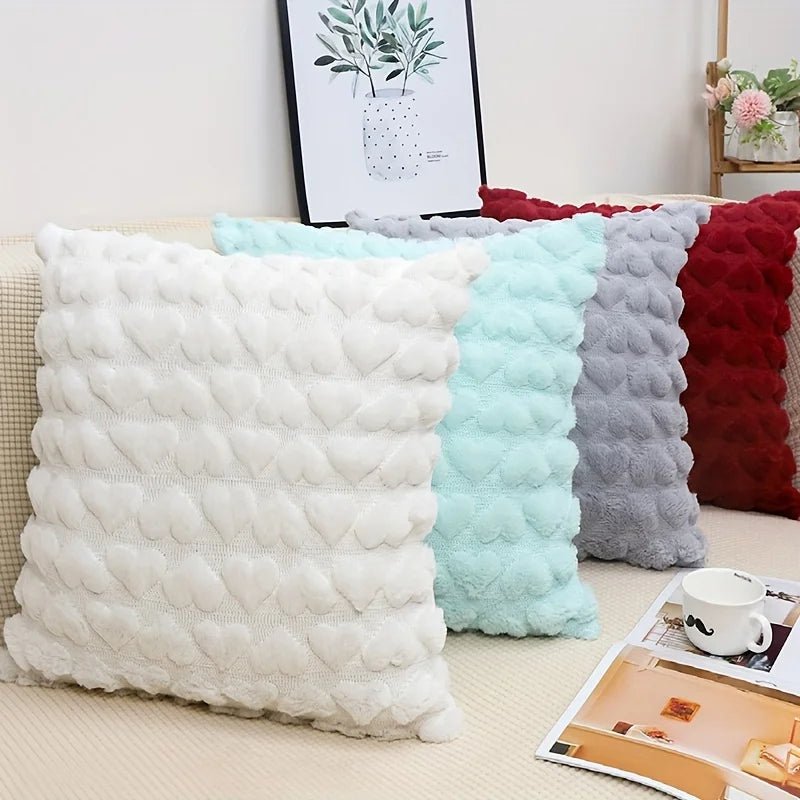 Capa de Almofada Plush oferece uma textura macia e aconchegante, ideal para elevar o conforto e a sofisticação da sua decoração. Fabricada com material de alta qualidade, proporciona durabilidade e fácil manutenção, garantindo que sua almofada mantenha a aparência impecável por mais tempo. Perfeita para ambientes que buscam um toque de elegância e conforto.
