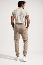 Calça Jogger Masculina de Sarja com Elastano
