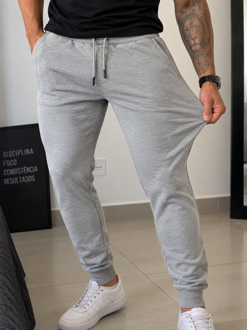 Calça Masculina Moletom Slim com Bolso e Cordão