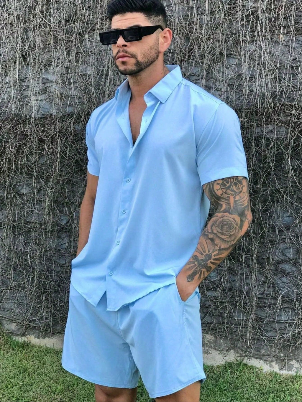 Conjunto Camisa Short Masculino Social Praia Viscose com elastano, ideal para transições entre ambientes sociais e praias.