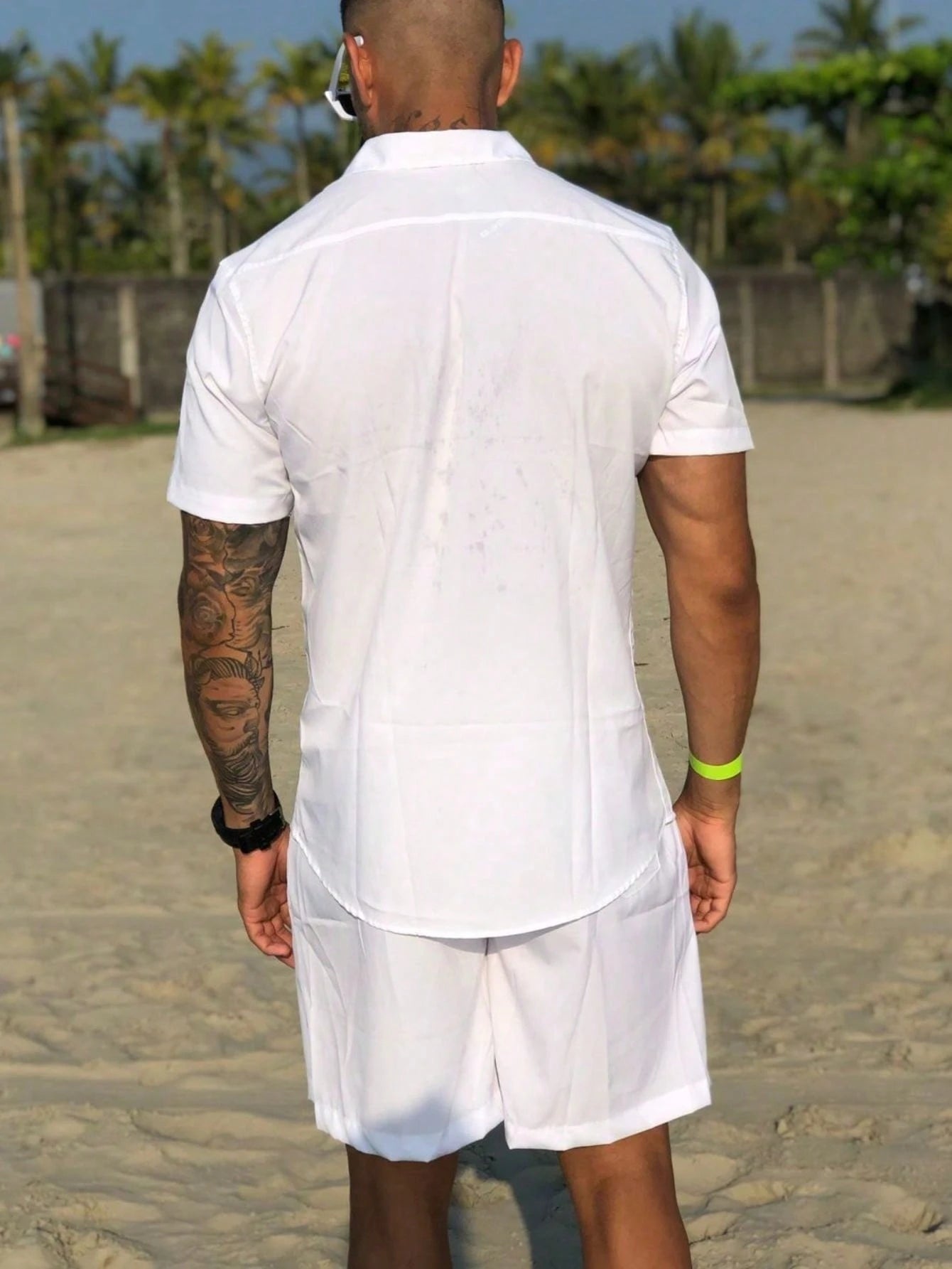 Conjunto Camisa Short Masculino Social Praia Viscose com elastano, ideal para transições entre ambientes sociais e praias.