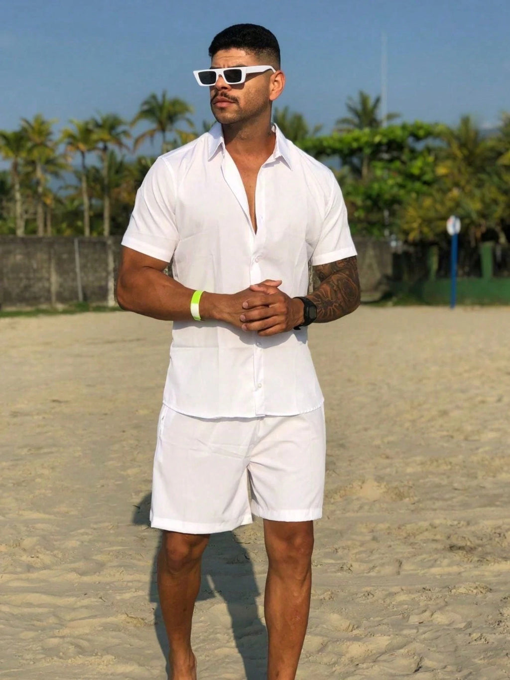 Conjunto Camisa Short Masculino Social Praia Viscose com elastano, ideal para transições entre ambientes sociais e praias.