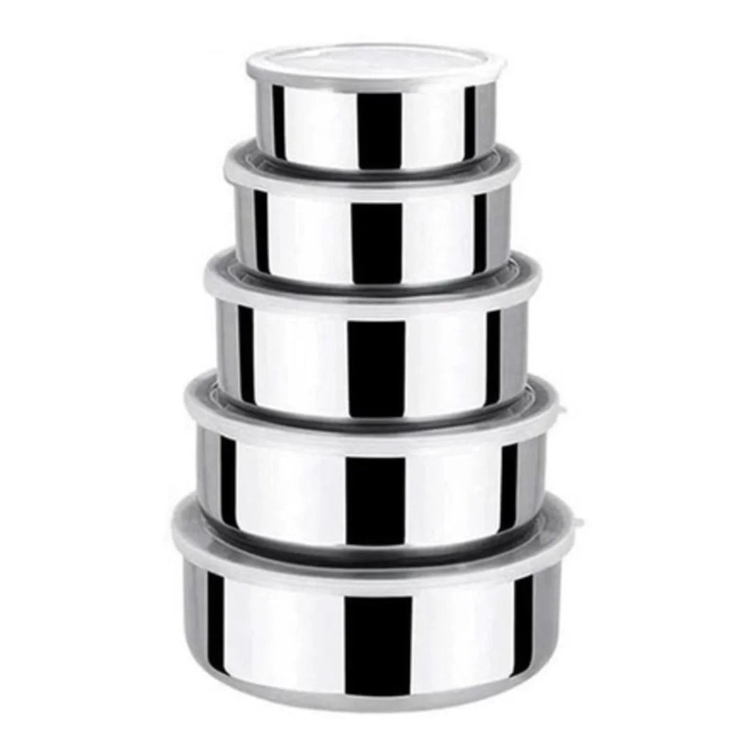 Conjunto com 5 tigelas de aço inox com tampas flexíveis (250 ml–1,5 L): organize, sirva e armazene com praticidade, durabilidade e design moderno.