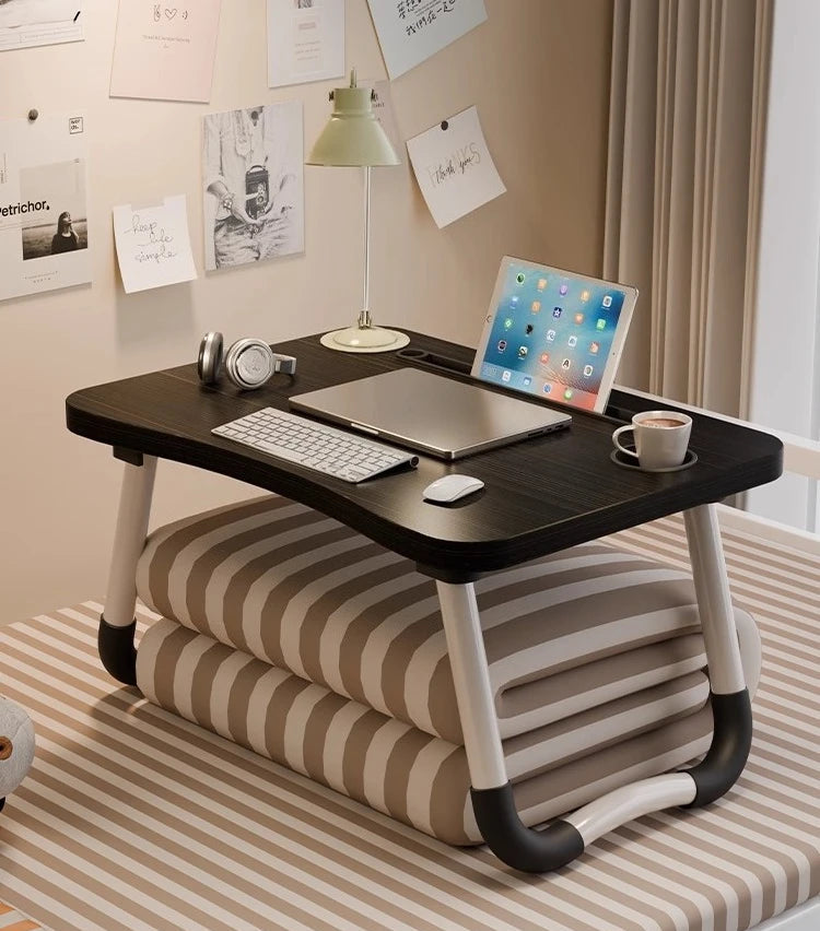 Mesa Dobrável Ergonômica 120x60 cm Premium oferece design compacto e funcionalidade superior, ideal para otimizar espaços de trabalho.