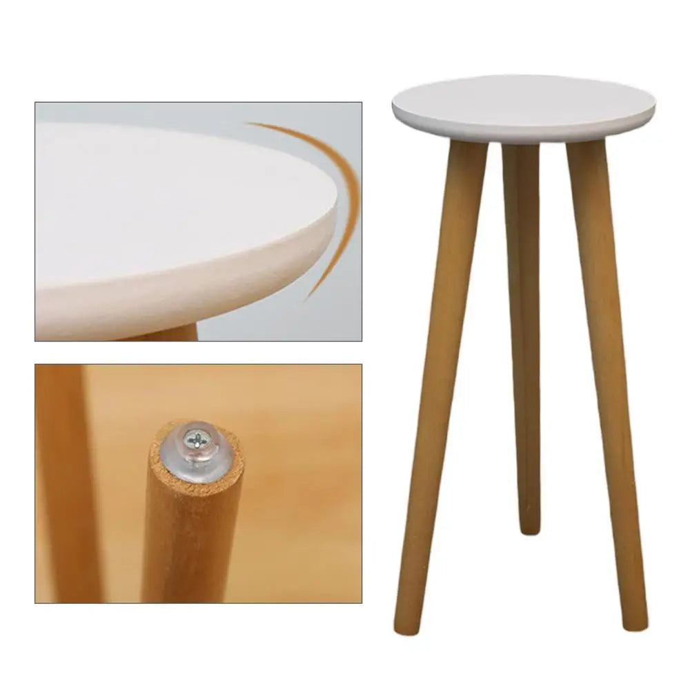 Mesa Redonda Canto Pé Palito, combina design clássico com funcionalidade, ideal para otimizar espaços em ambientes compactos. Seu formato arredondado facilita a circulação, enquanto os pés palito conferem leveza visual e estabilidade. Perfeita para áreas de canto, oferece praticidade sem abrir mão da elegância, tornando-se uma escolha inteligente para quem busca estilo e eficiência em móveis.