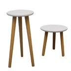 Mesa Redonda Canto Pé Palito, combina design clássico com funcionalidade, ideal para otimizar espaços em ambientes compactos. Seu formato arredondado facilita a circulação, enquanto os pés palito conferem leveza visual e estabilidade. Perfeita para áreas de canto, oferece praticidade sem abrir mão da elegância, tornando-se uma escolha inteligente para quem busca estilo e eficiência em móveis.