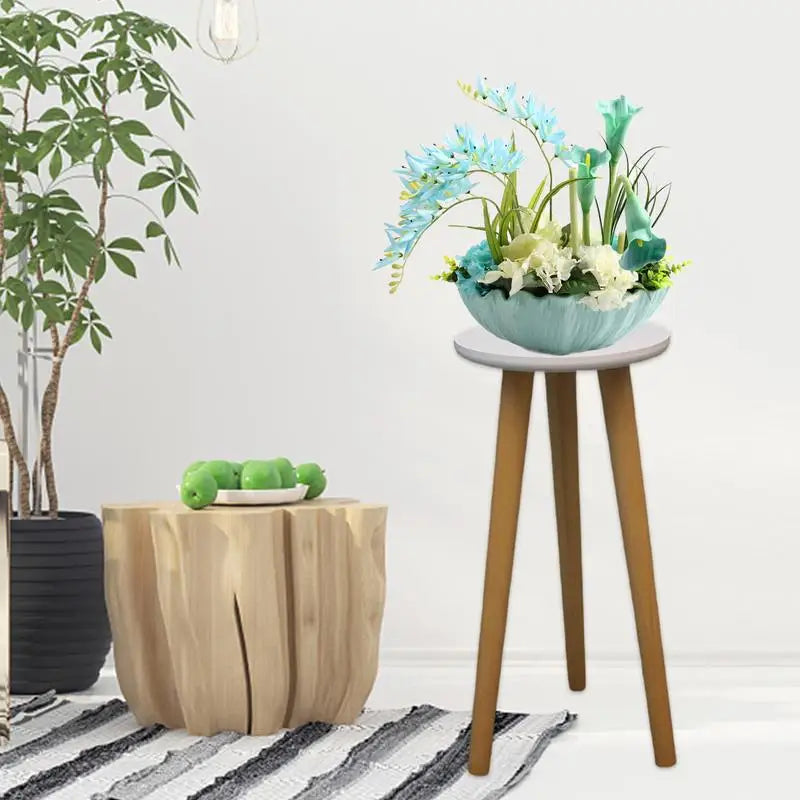 Mesa Redonda Canto Pé Palito, combina design clássico com funcionalidade, ideal para otimizar espaços em ambientes compactos. Seu formato arredondado facilita a circulação, enquanto os pés palito conferem leveza visual e estabilidade. Perfeita para áreas de canto, oferece praticidade sem abrir mão da elegância, tornando-se uma escolha inteligente para quem busca estilo e eficiência em móveis.