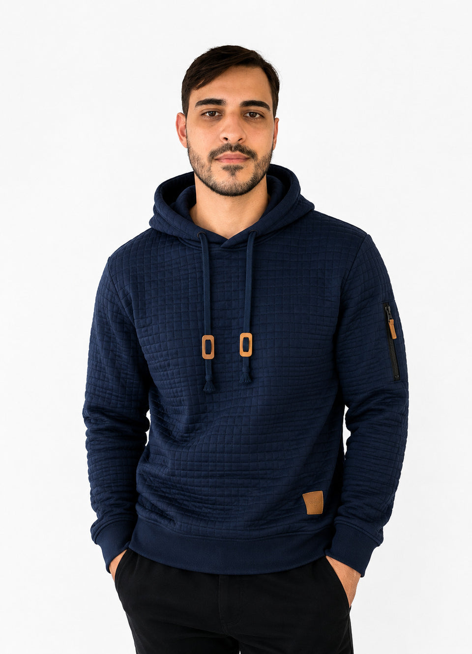 Moletom Masculino Estilo e Conforto para Todas as Ocasiões O Moletom Masculino Waffle com Capuz foi desenvolvido para quem busca conforto sem abrir mão do estilo. Com textura waffle moderna e design casual