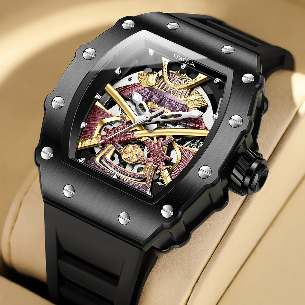 Relógio mecânico masculino ONOLA Samurai com movimento automático, design skeleton inspirado em armadura de guerreiro, pulseira de silicone premium e resistência à água 3ATM.