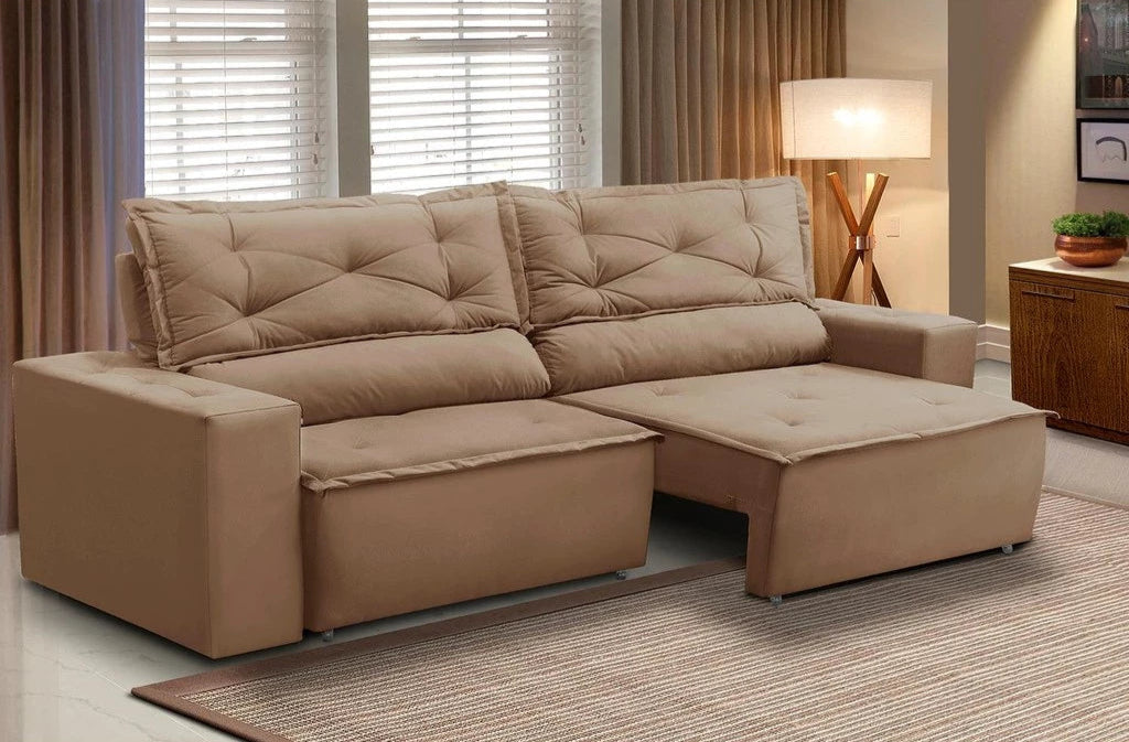 Sofá Livia Suede Bege 3‑lugares com função retrátil e reclinável, estrutura eucalipto, espuma D‑28 e molas