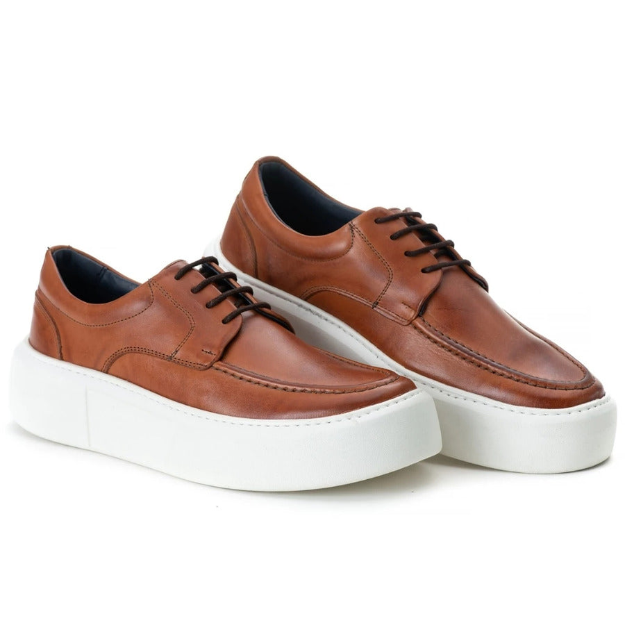 Tênis de Couro Masculino Sola Alta, Tênis de Couro Masculino, Sola Alta Confortável, Tênis Casual Masculino, Couro Legítimo, Design Moderno, Amortecimento Extra, Estilo Urbano, Durabilidade Superior, Visual Elegante, Calçado Masculino, Conforto para o Dia a Dia, Estilo Versátil, Moda Masculina, Sola Antiderrapante, Passeios e Ocasiões Casuais, Caminhadas Confortáveis, Looks Casuais, Couro Premium, Estilo e Conforto, Tênis Masculino de Qualidade