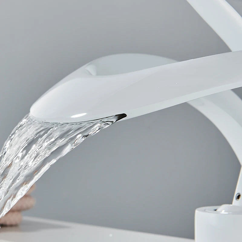 Torneira para Lavatório Cascata Luxo Monocomando