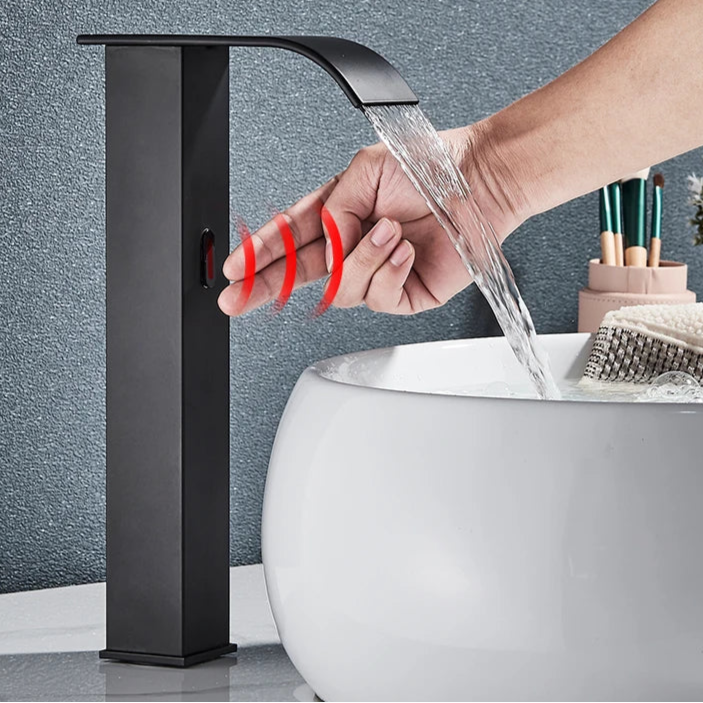 Torneira sensorizada automática para lavatório – bancada, água quente/fria